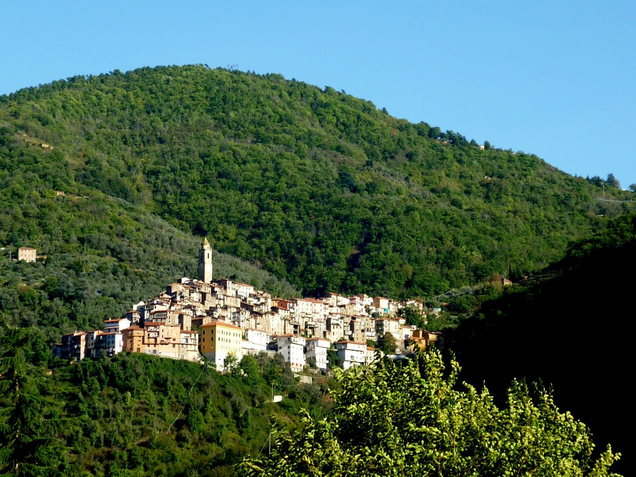 Foto's omgeving Casa Rovear Italië (Pigna - Bloemenriviera - Ligurië)