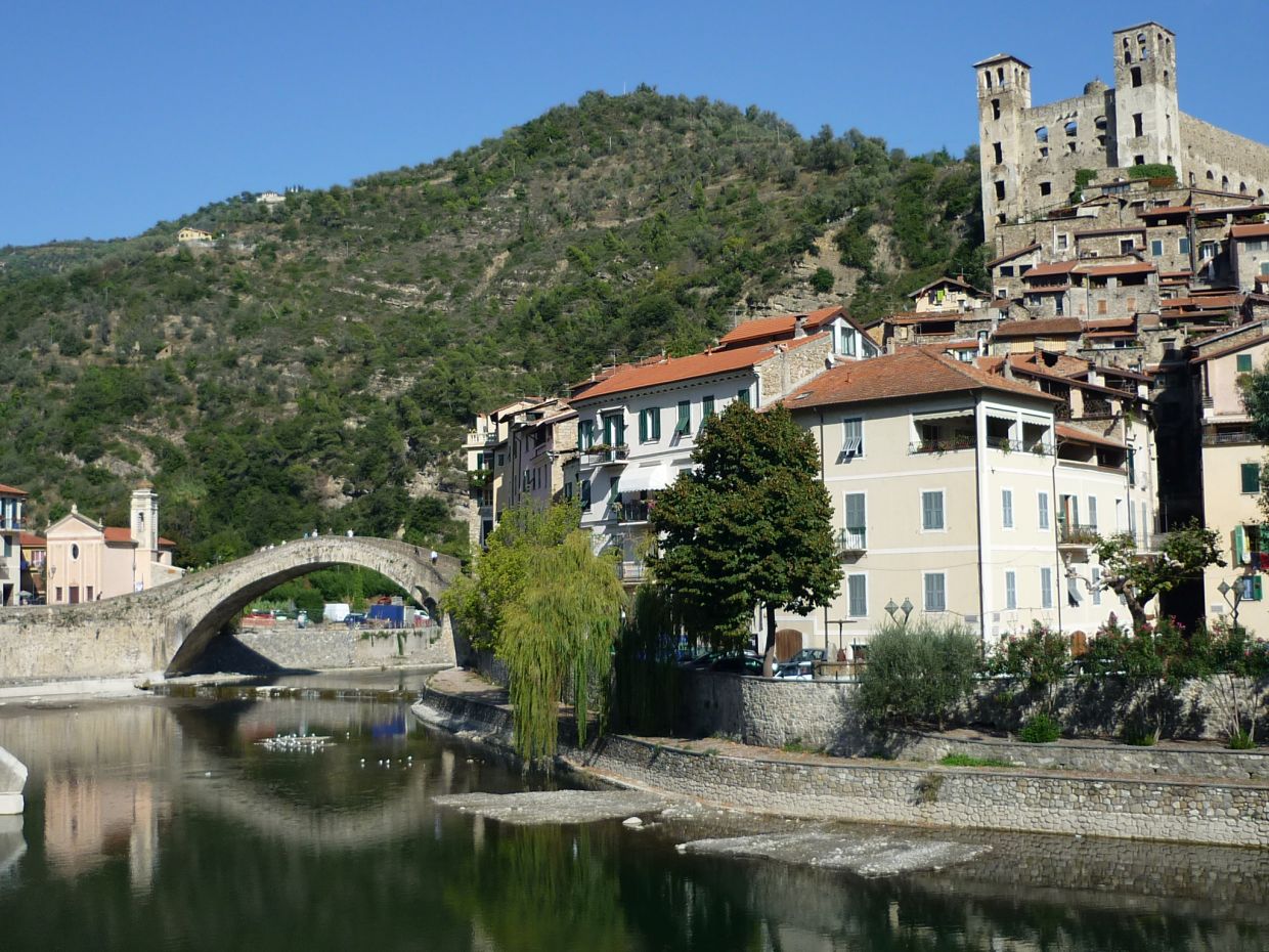 Foto's omgeving Casa Rovear Italië (Pigna - Bloemenriviera - Ligurië)