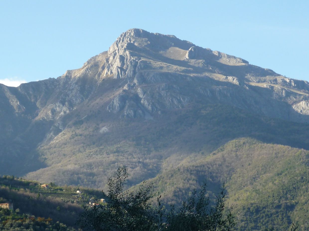 Foto's omgeving Casa Rovear Italië (Pigna - Bloemenriviera - Ligurië)